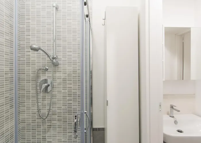 Guesthost - Belvedere White Flat *