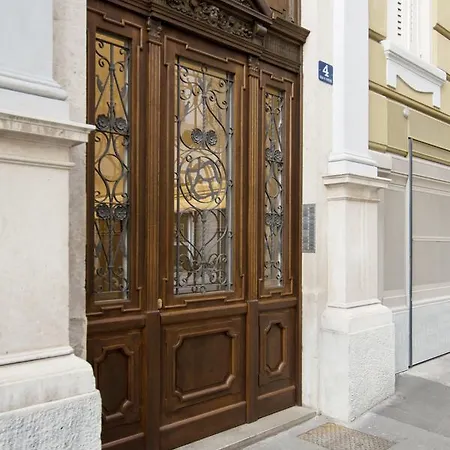 Guesthost - Belvedere White Flat Appartement *